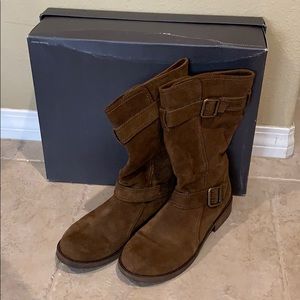 Kenneth Cole “Reaction” suede boots (8.5)